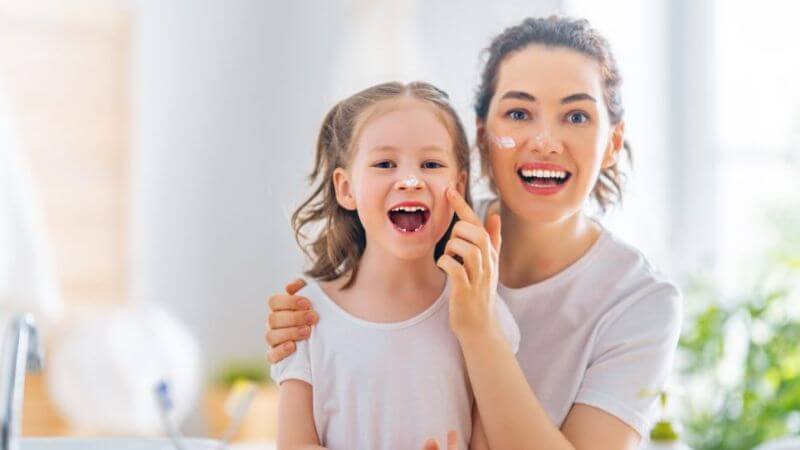 Fun thing Mother Daughter at home