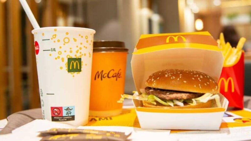 what time does mcdonalds start serving burger